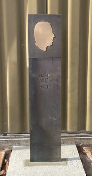 Ballett (2003) Ballett (2003), 52 x 64 x 30 cm